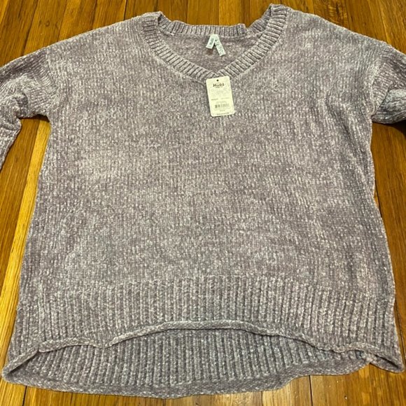 LAST CHANCE -NWT Mudd Silver Medal Chenille V-Neck Sweater XS - Picture 3 of 5